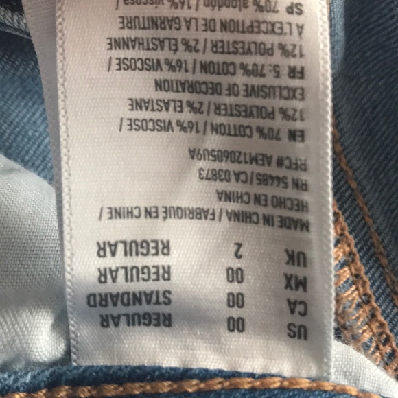 Almost new AE cropped jeans - Picture 3 of 3